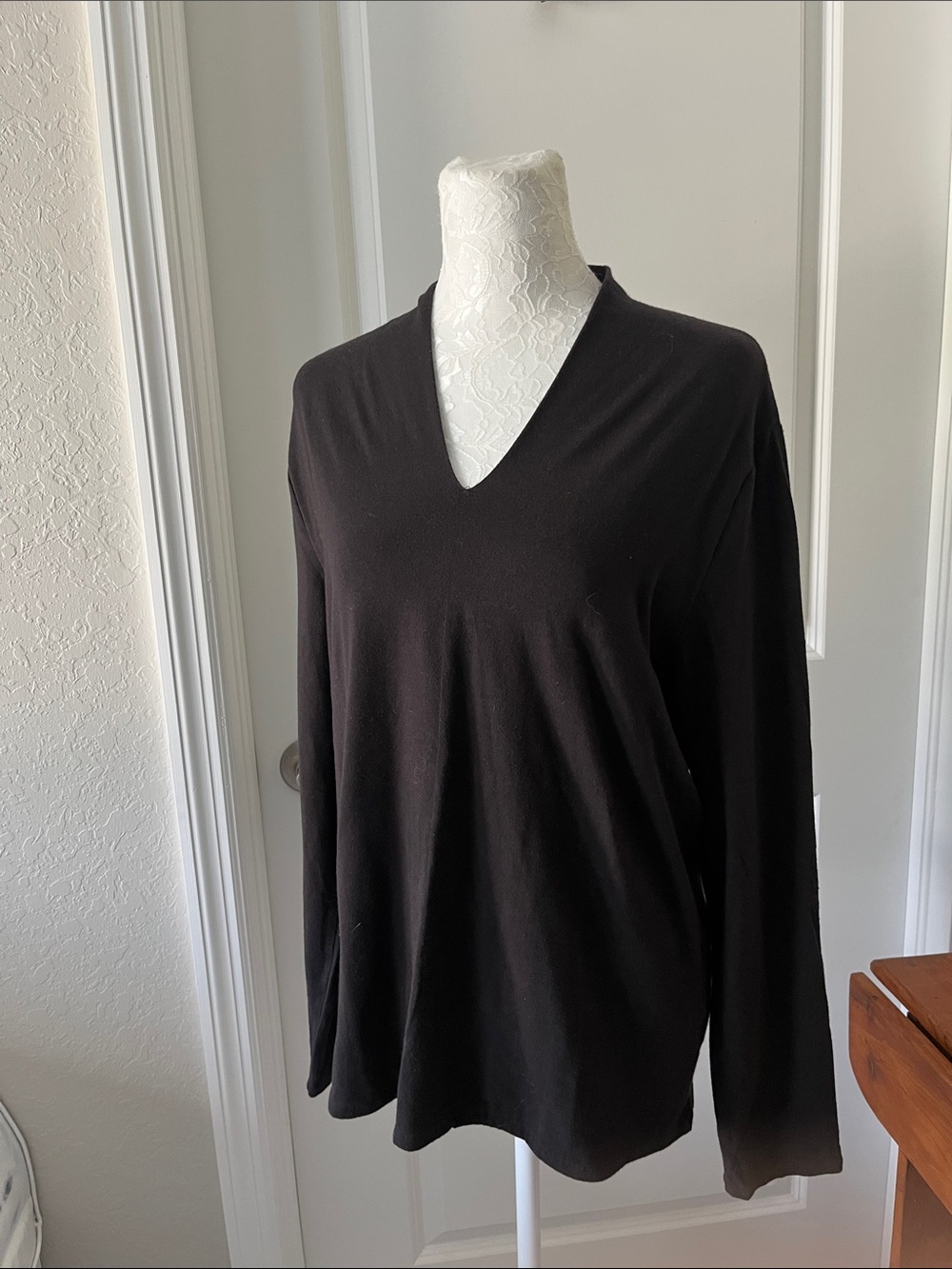 Talbots Black V-Neck Long Sleeve Knit Top
